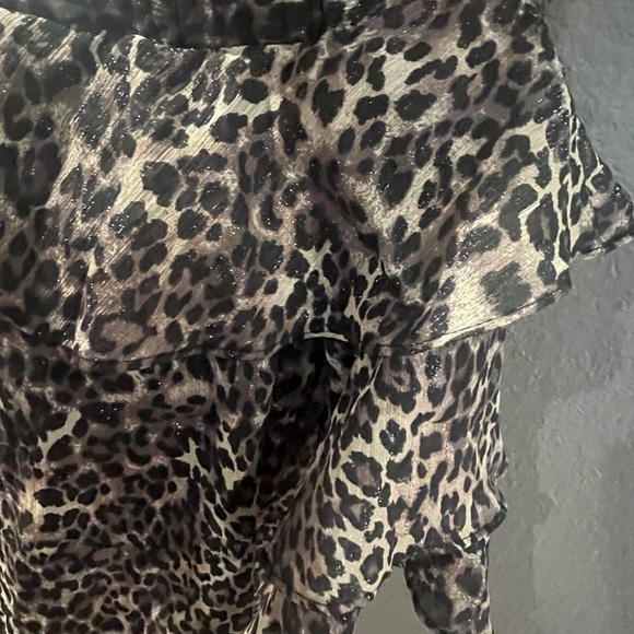 Leopard off shoulder top size small - Picture 4 of 7